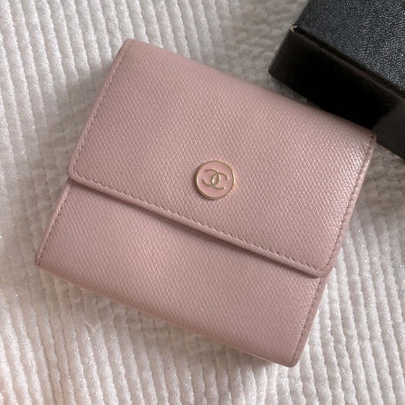 Chanel Wallet in Ballet Pink - Picture 2 of 9